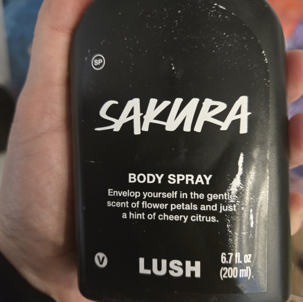 Lush body spray